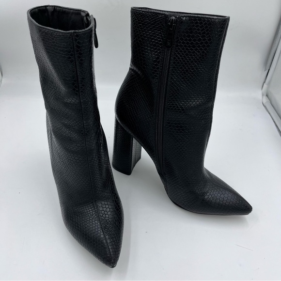 GRASP Shoes - Faux Snakeskin Heel Boots Black - Size 8